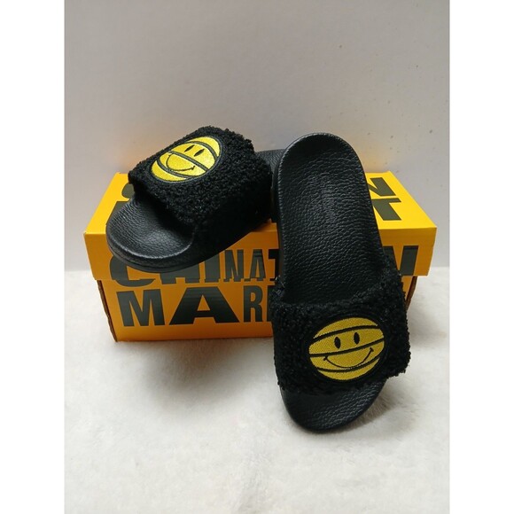 Chinatown Market Men Sandals Slides Smiley Sherpa Ball Black Comfortable Size 4 - Picture 1 of 4